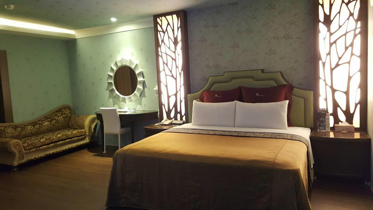 Full Moon Boutique Motel Hsinchu stad Exteriör bild